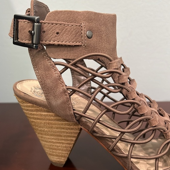 Vince Camuto VC-EVEL Smoke Taupe Silk Goat Tublar Ela Size 7.5 - Picture 12 of 16